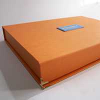  orange box, etui na certyfikaty